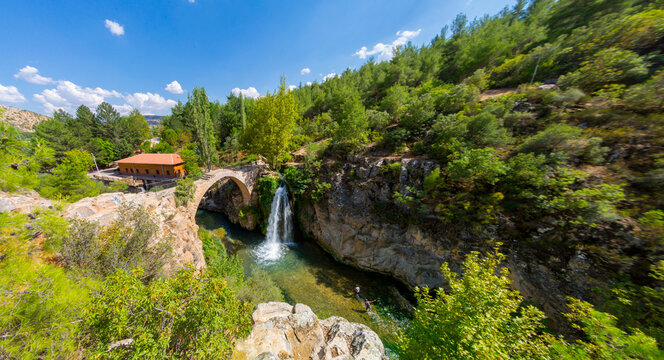 Clandras Bridge and Banaz River