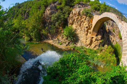 Clandras Bridge and Banaz River