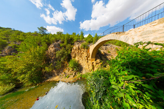 Clandras Bridge and Banaz River