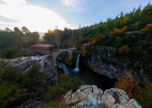 Clandras Bridge and Banaz River
