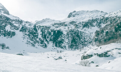 Fototapeta premium Cirque montagne enneigée