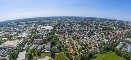 Fototapeta premium Ausblick auf die östlichen Stadtbezirke von Dachau in der Metropolregion München 