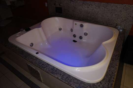 Banheira de Hidromassagem Quarto Confor Luxo