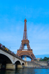 Obraz premium Eiffel Tower and Pont dIena at blue dusk, Paris France