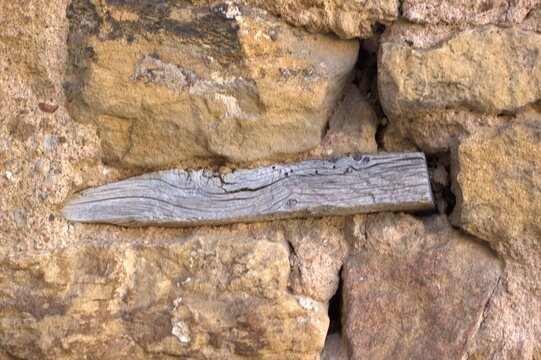 mur de pierre , caillou  naturel texture ancienne vieux France rurale bois 