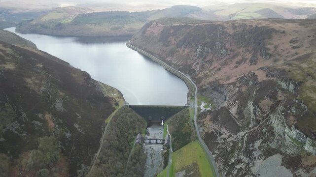 4K Aerial Fly‑Away Shot at Caban Coch Dam, Mid Wales 