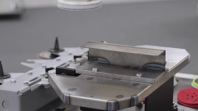 Automatic Orbital Polisher Robot Arm Metal Fabrication Process