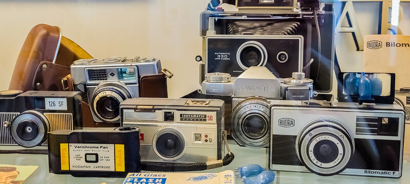 Bonn , Germany, Europe 15. 04, 2026: Old cameras in the shop window.