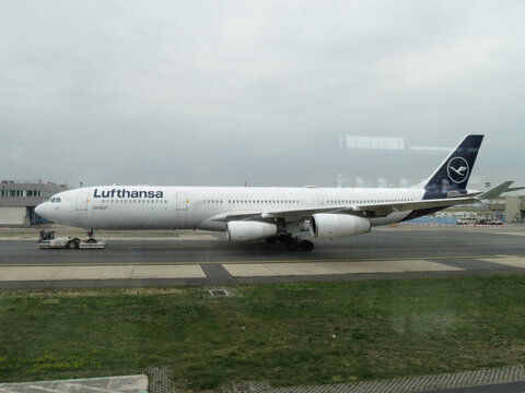 Lufthansa Airbus A340 taxiing in Frankfurt am Main