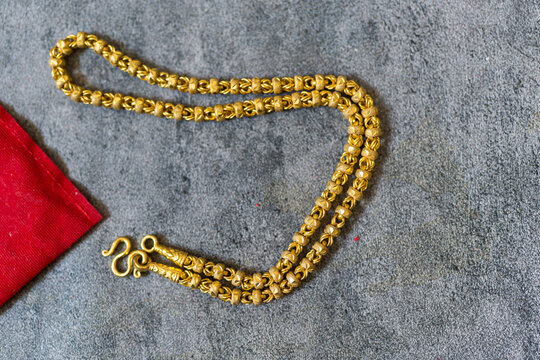 Beautifully crafted Thai gold necklace