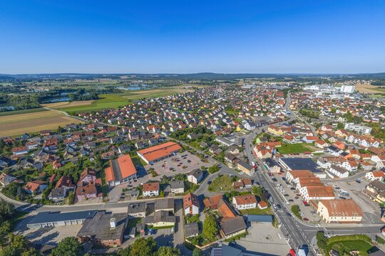 Sommerlicher Blick auf das Naabtal rund um Schwarzenfeld in der n&ouml;rdlichen Oberpfalz