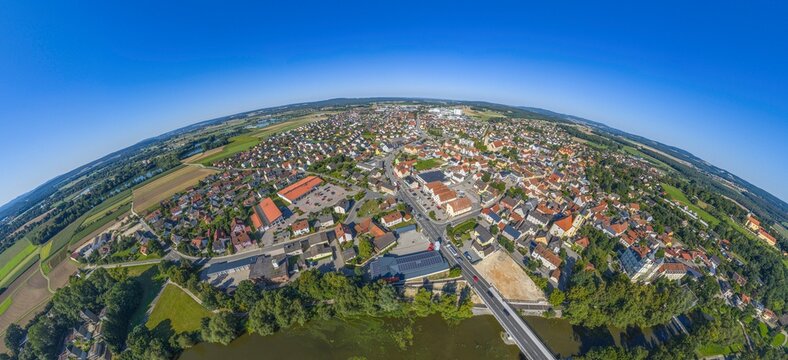 Sommerlicher Blick auf das Naabtal rund um Schwarzenfeld in der n&ouml;rdlichen Oberpfalz
