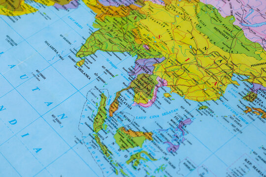 Detailed political map of Thailand and surrounding Southeast Asian countries including Myanmar, Laos, Cambodia, Vietnam, and Malaysia.