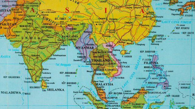 Detailed political map of Thailand and surrounding Southeast Asian countries including Myanmar, Laos, Cambodia, Vietnam, and Malaysia.