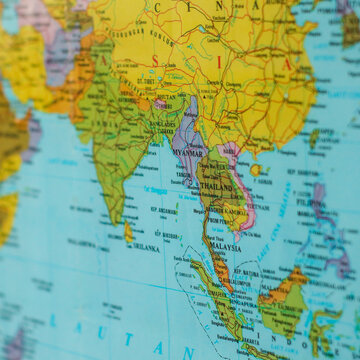 Detailed political map of Thailand and surrounding Southeast Asian countries including Myanmar, Laos, Cambodia, Vietnam, and Malaysia.
