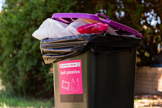 Soft plastics rubbish bin for collecting and recycling soft plastics