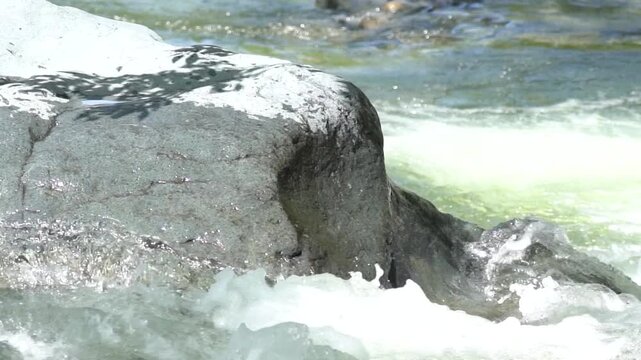 4K Pentium river stone empty mirror artistic conception real shot video