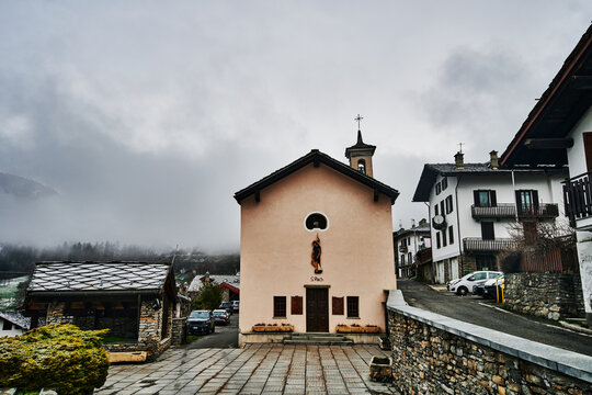 Chiesetta di St. Roch (Little Church of Saint Roch), located in the village of Promiod, Ch&acirc;tillon municipality, Aosta Valley, Northern Italy, Europe