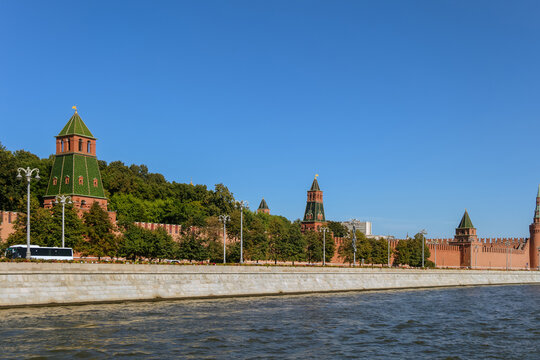 The Second Nameless, Petrovskaya and Beklemishevskaya Towers southern Kremlin wall on the Kremlin Embankment of Moscow river