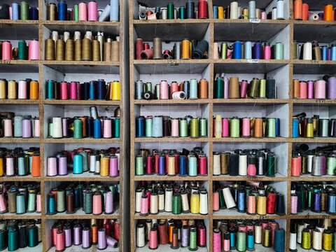 Embroidery Thread Viscose, Colorful Dhaga, Thread Rack Display, Viscose Embroidery Threads, thread Storage Display