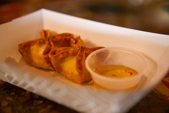 Duo of crab rangoon