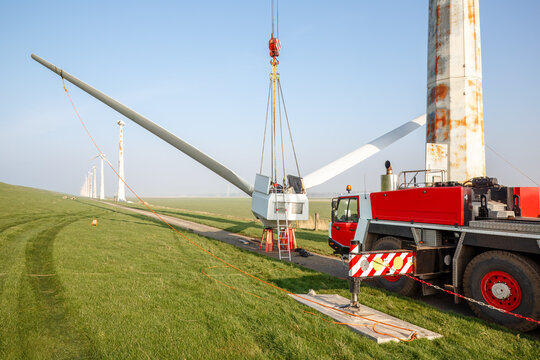 Demolition of Old Rusty Wind Turbines in Espel