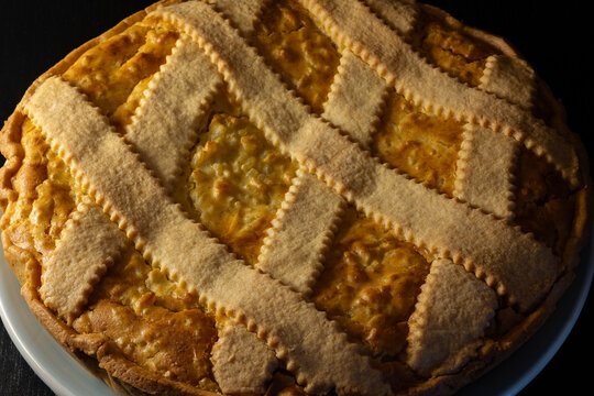 Typical Easter sweets in Campania: sweet rice pastiera