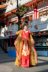 Obraz premium Chinese opera performer in traditional costume at thean hou temple