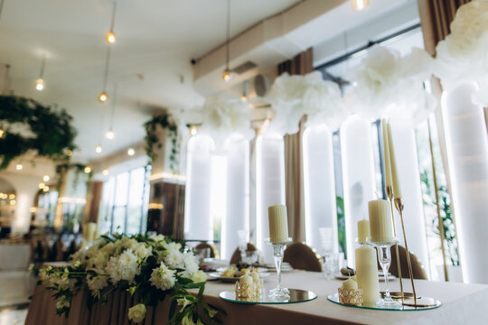 Table setting decorating a wedding reception venue