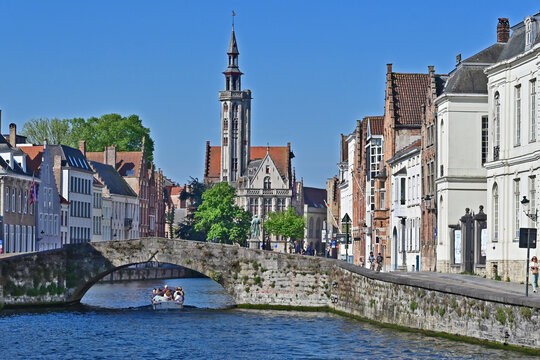 Bruges,  case, strade e canali nella citt&agrave; delle Fiandre,  Belgio