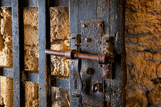 porte d'une cellule de la prison du ch&acirc;teau d'If