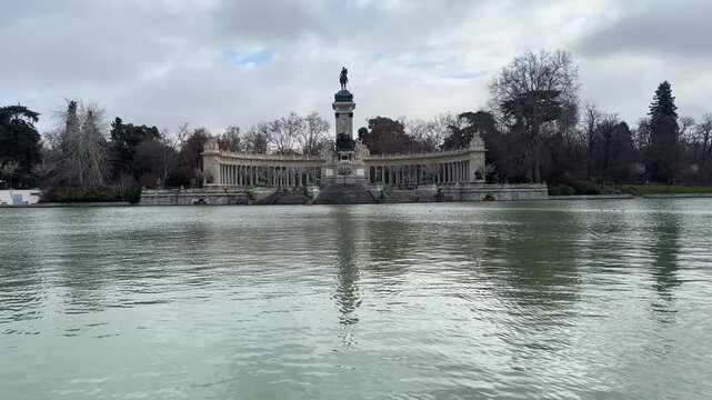 Video of parque del retiro lake in Madrid, Spain