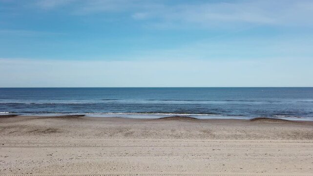 Ocean waves on the beach