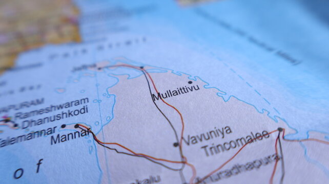 Map of Sri Lanka with focus on Mullaitivu, Vavuniya, and Trincomalee. Detailed view of northern Sri Lankan geography and transportation network.