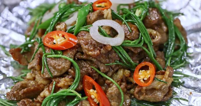 Spicy Lamb Pan-Fried with Tin Foil, Bell Peppers and Scallions