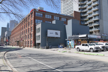 Naklejka premium looking west on Richmond St E at Jarvis St to Queen Richmond Centre, 111 Queen St E location of Publicis Toronto