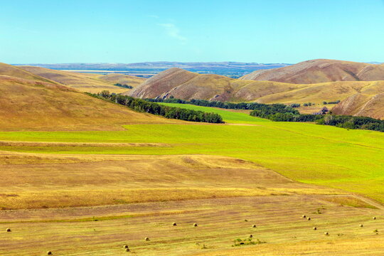 Karamurun-tau is a picturesque mountain range of the Orenburg region.