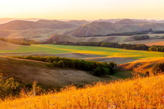 Karamurun-tau is a picturesque mountain range of the Orenburg region.