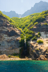 Obraz premium Waterfall at Crater Lake National Park, Oregon