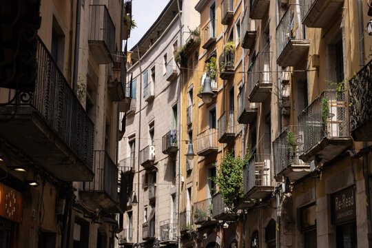 late afternoon shadows, old architecture, horizontal, landscape shot, urban living, Spain
