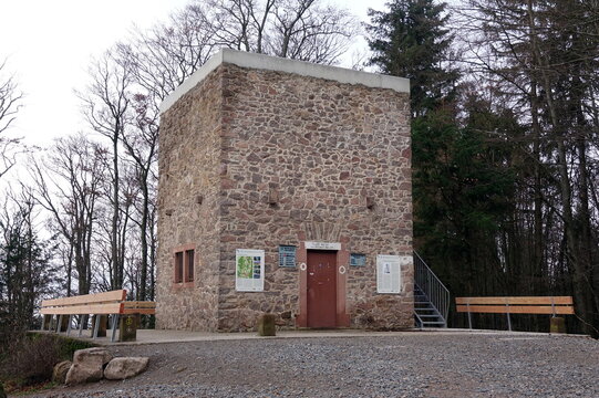 Ehemaliger Ireneturm auf der Tromm im Odenwald