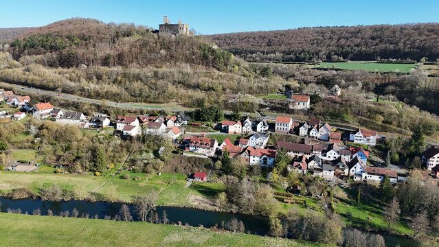 Trimberg mit Trimburg in der Rh&ouml;n