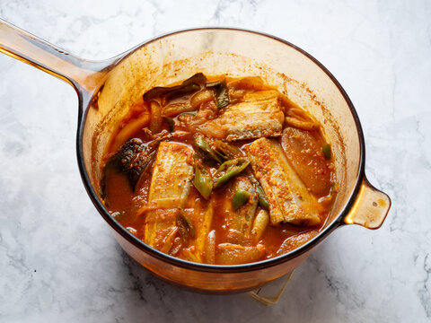 Spicy braised cutlassfish in a pot