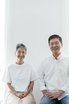 60代日本人シニア夫婦のポートレート