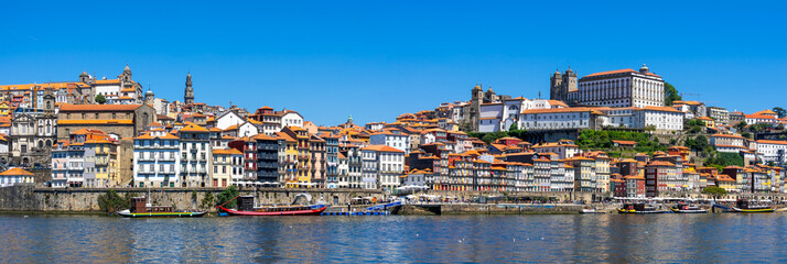 Naklejka premium Porto city skyline with Ribeira neighborhood and Douro river