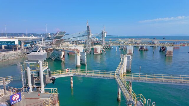 Industrial marine terminal walkways and offshore concrete jetties