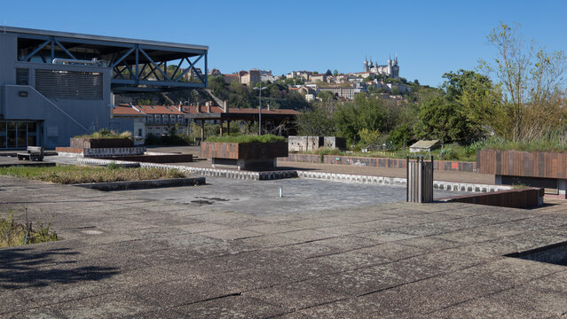 terrasse sur le toit de l'&eacute;changeur Perrache &agrave; Lyon dans le 2i&egrave;me arrondissement