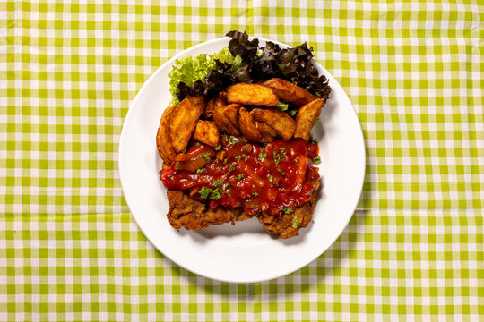 Paprika-Sauce Letscho - Zigeuner Schnitzel, Schnitzel mit Letscho - Paprika Sauce und KAtroffelspalten