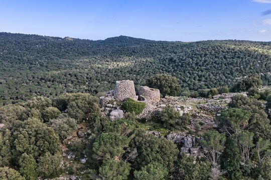 Il Maestoso Nuraghe Serbissi di Osini, Sardegna.