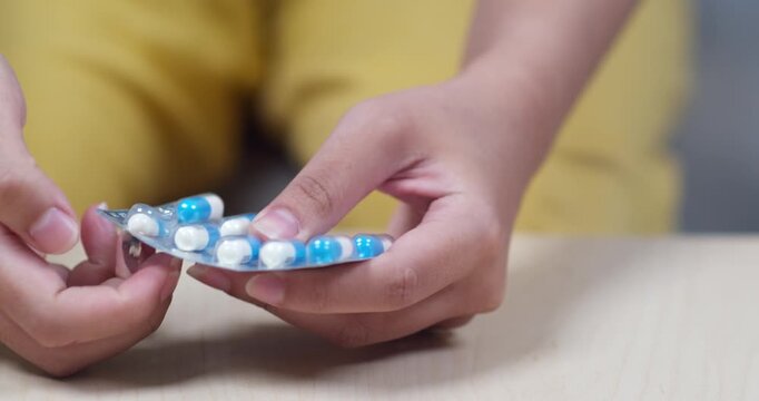 A detailed step-by-step guide how to properly package pills for safe storage.